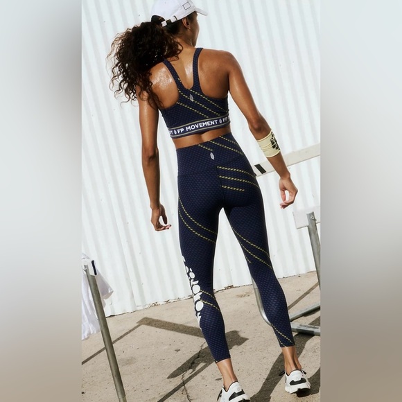 FP Movement by Free People ~ Never Better Logo Leggings ~ Size ~ XS ~ * NWT * - Picture 3 of 15